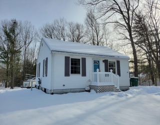 41 Almount Rd, Fitchburg, Massachusetts, 2 Bedrooms Bedrooms, 4 Rooms Rooms,1 BathroomBathrooms,Residential Lease,For Rent,Almount Rd,73467014