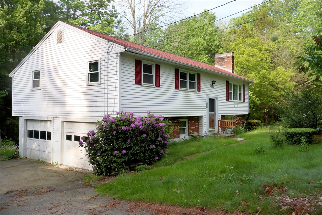 2 Laurel Ln, Spencer, Massachusetts, 3 Bedrooms Bedrooms, 5 Rooms Rooms,2 BathroomsBathrooms,Residential,For Sale,Laurel Ln,73402466