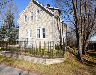 25 Hillside Ave, Middleboro, Massachusetts, 3 Bedrooms Bedrooms, 5 Rooms Rooms,1 BathroomBathrooms,Residential,For Sale,Hillside Ave,73461436