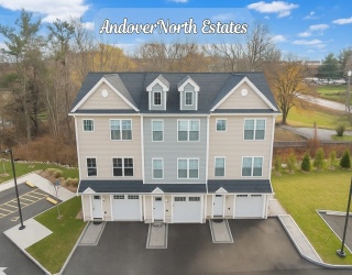 1563 Andover St, Tewksbury, Massachusetts, 3 Bedrooms Bedrooms, 5 Rooms Rooms,2.5 BathroomsBathrooms,Residential,For Sale,Andover St,73454810