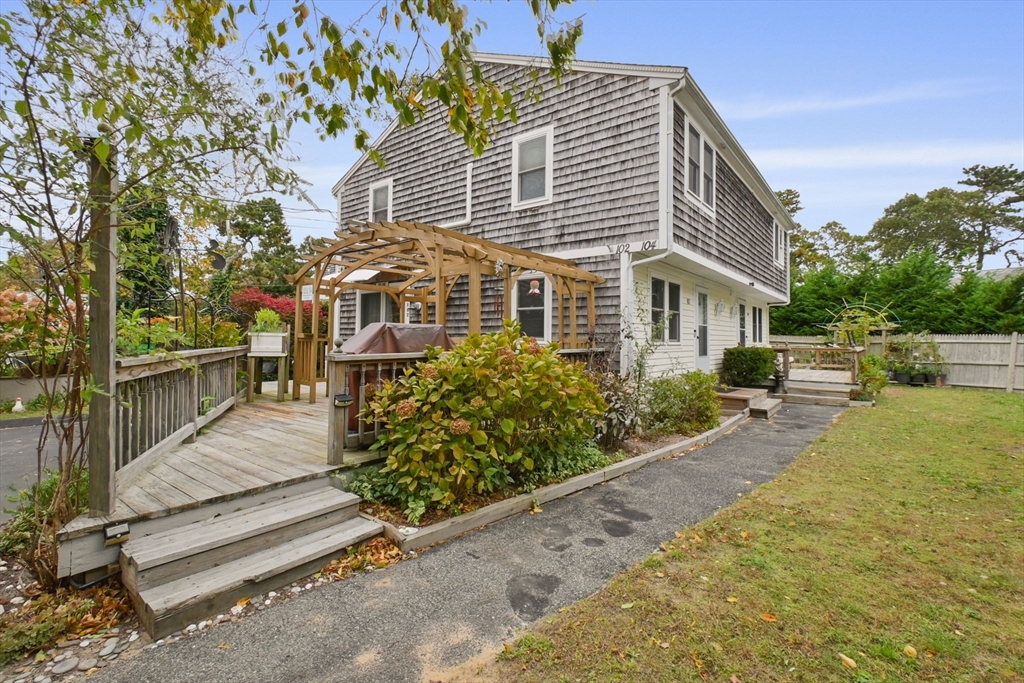 102 Sea St, Dennis, Massachusetts, 4 Bedrooms Bedrooms, 8 Rooms Rooms,3 BathroomsBathrooms,Residential Income,For Sale,Sea St,73446289