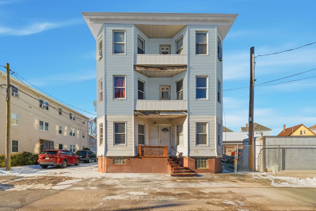 857 S 1st Street, New Bedford, Massachusetts, 2 Bedrooms Bedrooms, 4 Rooms Rooms,1 BathroomBathrooms,Residential Lease,For Rent,S 1st Street,73467052