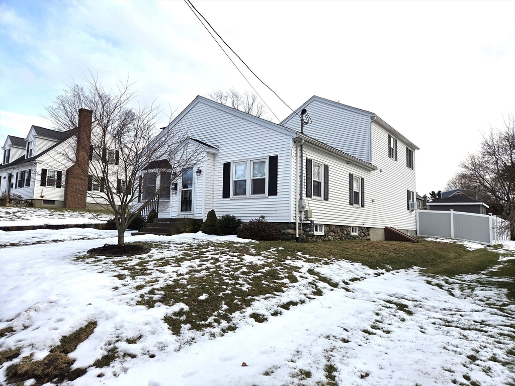 117 Warren Ave, Marlborough, Massachusetts, 3 Bedrooms Bedrooms, 7 Rooms Rooms,2.5 BathroomsBathrooms,Residential,For Sale,Warren Ave,73467119