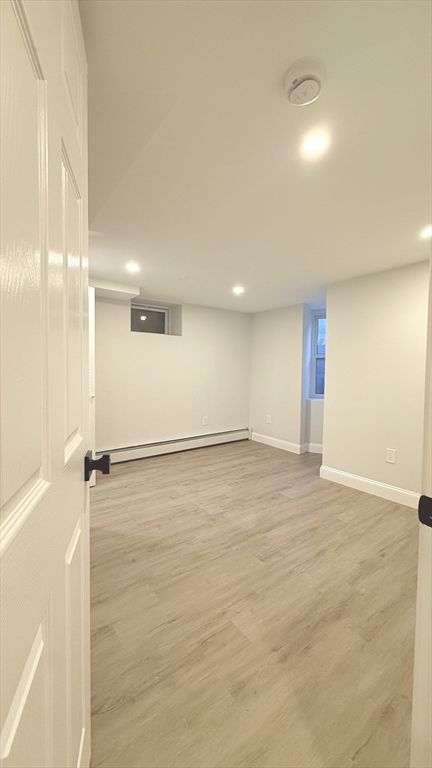 608 Franklin, Melrose, Massachusetts, 2 Bedrooms Bedrooms, 2 Rooms Rooms,2 BathroomsBathrooms,Residential Lease,For Rent,Franklin,73467160