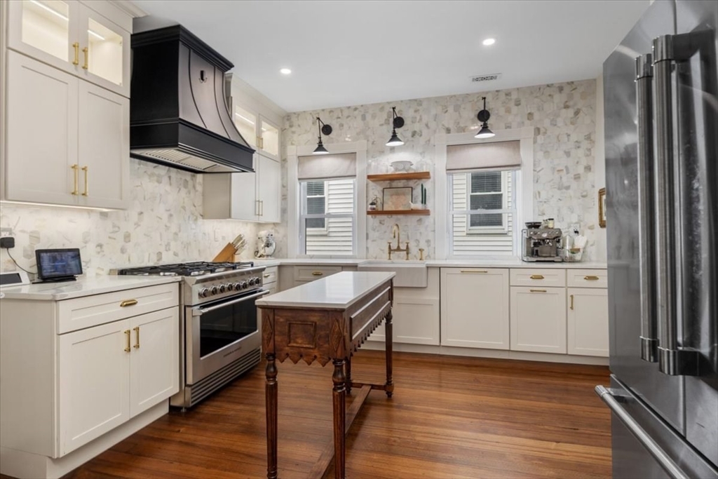 287 Minot Street, Boston, Massachusetts, 3 Bedrooms Bedrooms, 7 Rooms Rooms,1 BathroomBathrooms,Residential Lease,For Rent,Minot Street,73467039