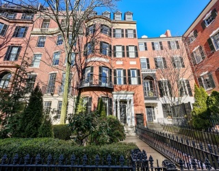 59 Mount Vernon St, Boston, Massachusetts, 4 Bedrooms Bedrooms, 20 Rooms Rooms,4.5 BathroomsBathrooms,Residential Lease,For Rent,Mount Vernon St,73467235