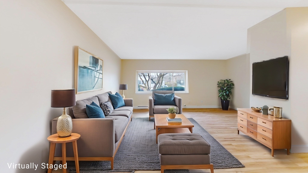 525 Highland Ave., Malden, Massachusetts, 2 Bedrooms Bedrooms, 5 Rooms Rooms,1 BathroomBathrooms,Residential Lease,For Rent,Highland Ave.,73467255