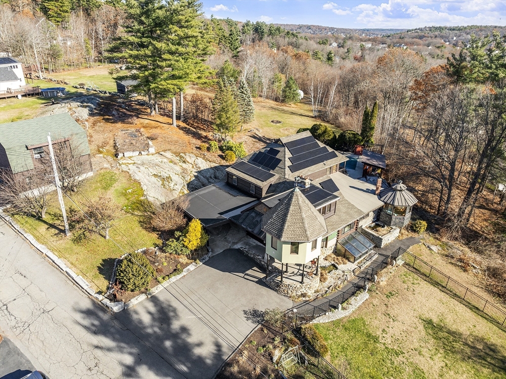 57 Highview St, Fitchburg, Massachusetts, 5 Bedrooms Bedrooms, 10 Rooms Rooms,3 BathroomsBathrooms,Residential,For Sale,Highview St,73456914