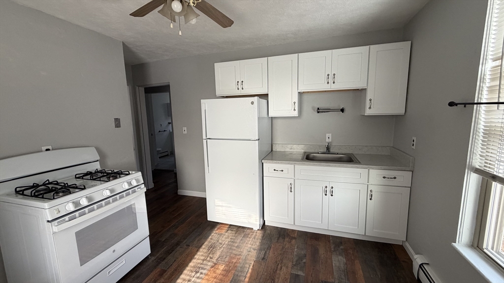 119 Myrtle St, Melrose, Massachusetts, 1 Bedroom Bedrooms, 3 Rooms Rooms,1 BathroomBathrooms,Residential Lease,For Rent,Myrtle St,73463998