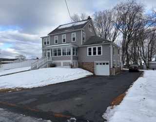 58 Ashley Rd, Holyoke, Massachusetts, 1 Bedroom Bedrooms, 4 Rooms Rooms,1 BathroomBathrooms,Residential Lease,For Rent,Ashley Rd,73467334