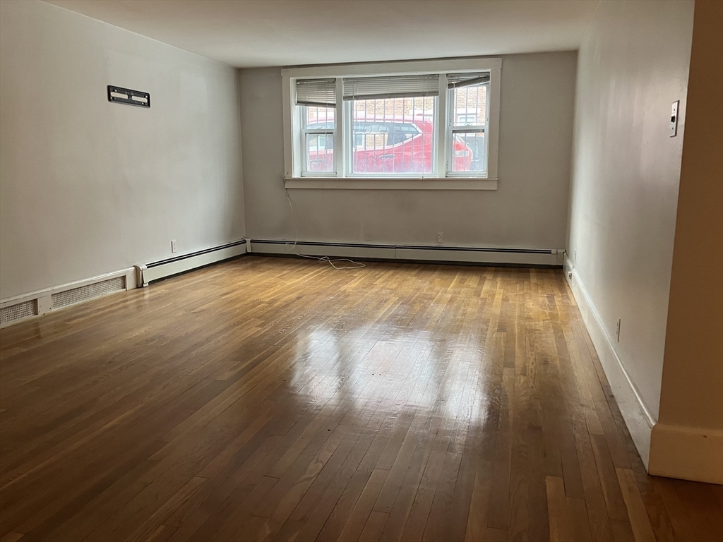 211 Saint Paul St, Brookline, Massachusetts, 1 Bedroom Bedrooms, 3 Rooms Rooms,1 BathroomBathrooms,Residential Lease,For Rent,Saint Paul St,73467345