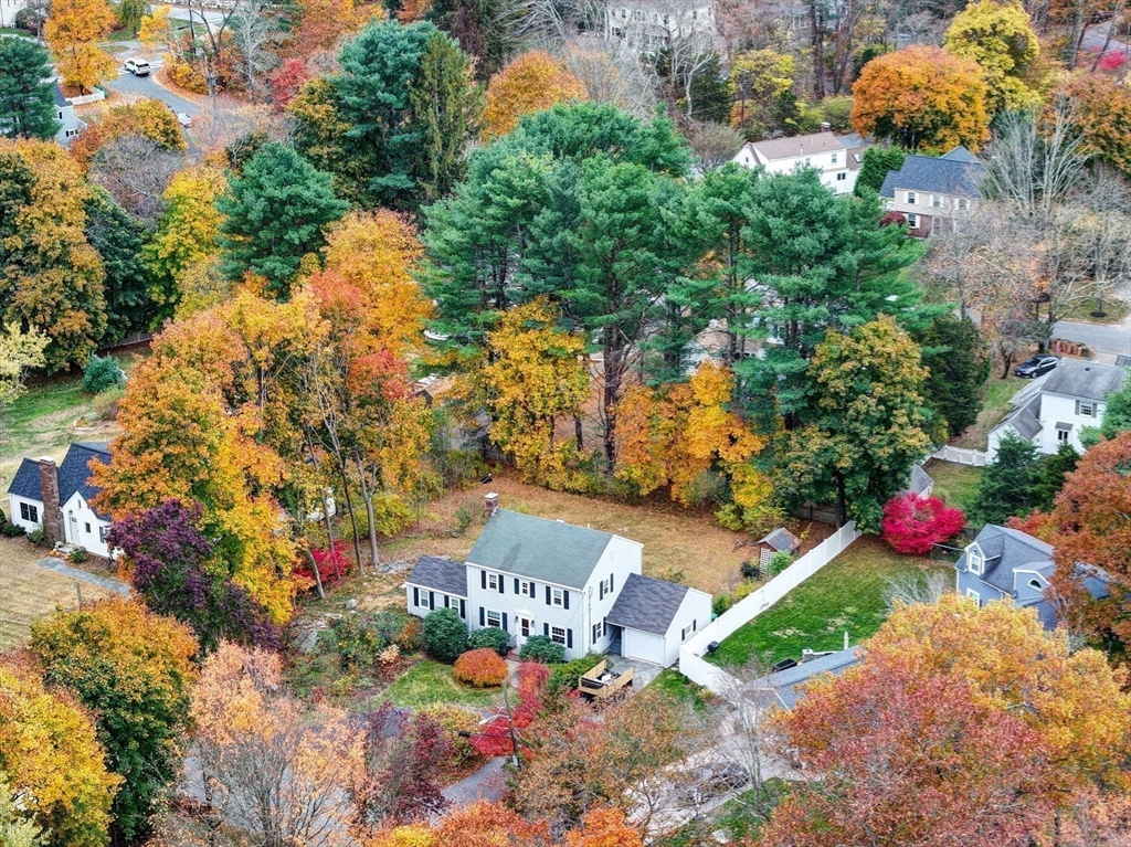 60 Warwick Dr, Westwood, Massachusetts, 3 Bedrooms Bedrooms, 7 Rooms Rooms,2.5 BathroomsBathrooms,Residential,For Sale,Warwick Dr,73467372