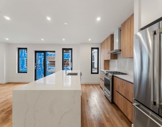 6 Devine Way, Boston, Massachusetts, 2 Bedrooms Bedrooms, 5 Rooms Rooms,2 BathroomsBathrooms,Residential,For Sale,Devine Way,73467478