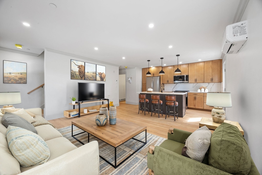 9 Swan Street, Beverly, Massachusetts, 3 Bedrooms Bedrooms, 5 Rooms Rooms,2.5 BathroomsBathrooms,Residential,For Sale,Swan Street,73467367