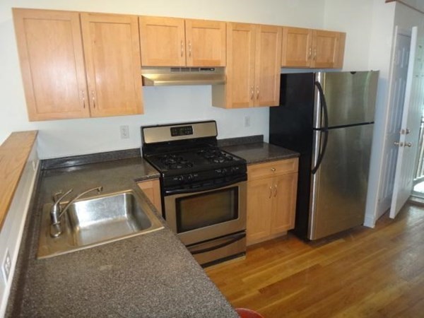 147 Marcella Street, Boston, Massachusetts, 3 Bedrooms Bedrooms, 6 Rooms Rooms,1.5 BathroomsBathrooms,Residential Lease,For Rent,Marcella Street,72925179