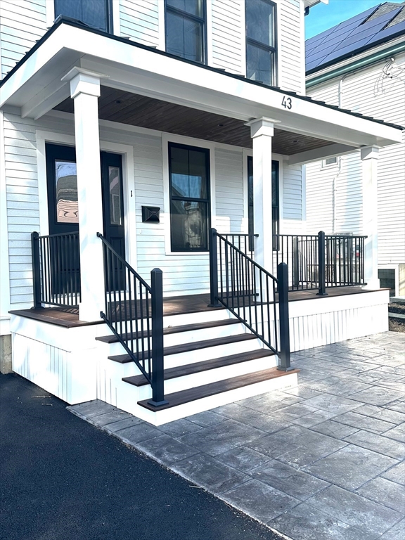 43 Chickatawbut St, Boston, Massachusetts, 3 Bedrooms Bedrooms, 7 Rooms Rooms,2.5 BathroomsBathrooms,Residential,For Sale,Chickatawbut St,73467441