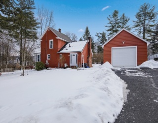 6 Vine Street, Pittsfield, Massachusetts, 2 Bedrooms Bedrooms, 5 Rooms Rooms,1 BathroomBathrooms,Residential,For Sale,Vine Street,73467455