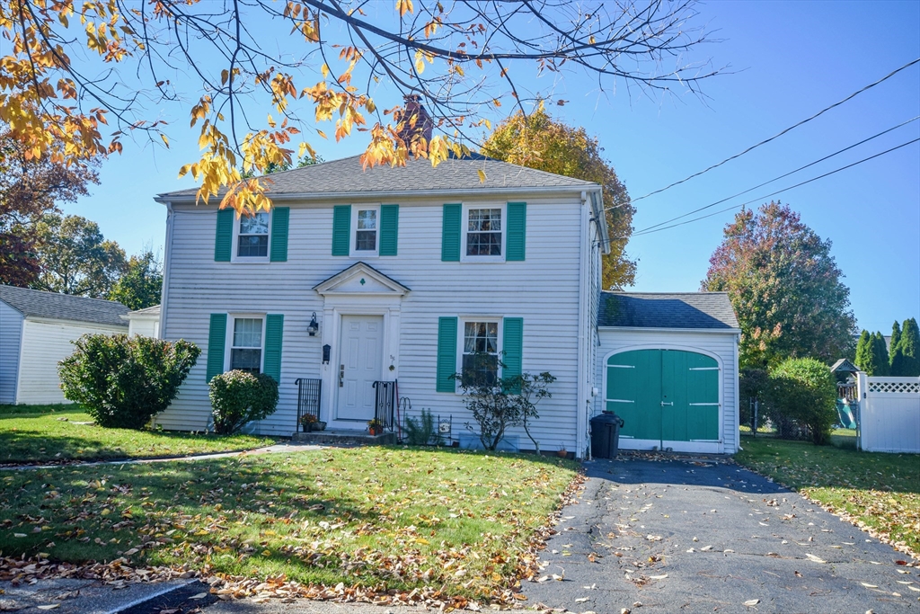 56 Pennsylvania Avenue, Springfield, Massachusetts, 2 Bedrooms Bedrooms, 5 Rooms Rooms,1.5 BathroomsBathrooms,Residential,For Sale,Pennsylvania Avenue,73467466