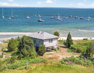 12 Meadow Shores Rd, Dartmouth, Massachusetts, 3 Bedrooms Bedrooms, 4 Rooms Rooms,1 BathroomBathrooms,Residential,For Sale,Meadow Shores Rd,73419111