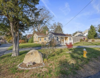 32 Fairview Ave, Scituate, Massachusetts, 3 Bedrooms Bedrooms, 8 Rooms Rooms,2 BathroomsBathrooms,Residential,For Sale,Fairview Ave,73454811