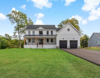 15 Bucklin Drive, Rehoboth, Massachusetts, 4 Bedrooms Bedrooms, 11 Rooms Rooms,3.5 BathroomsBathrooms,Residential,For Sale,Bucklin Drive,73411704