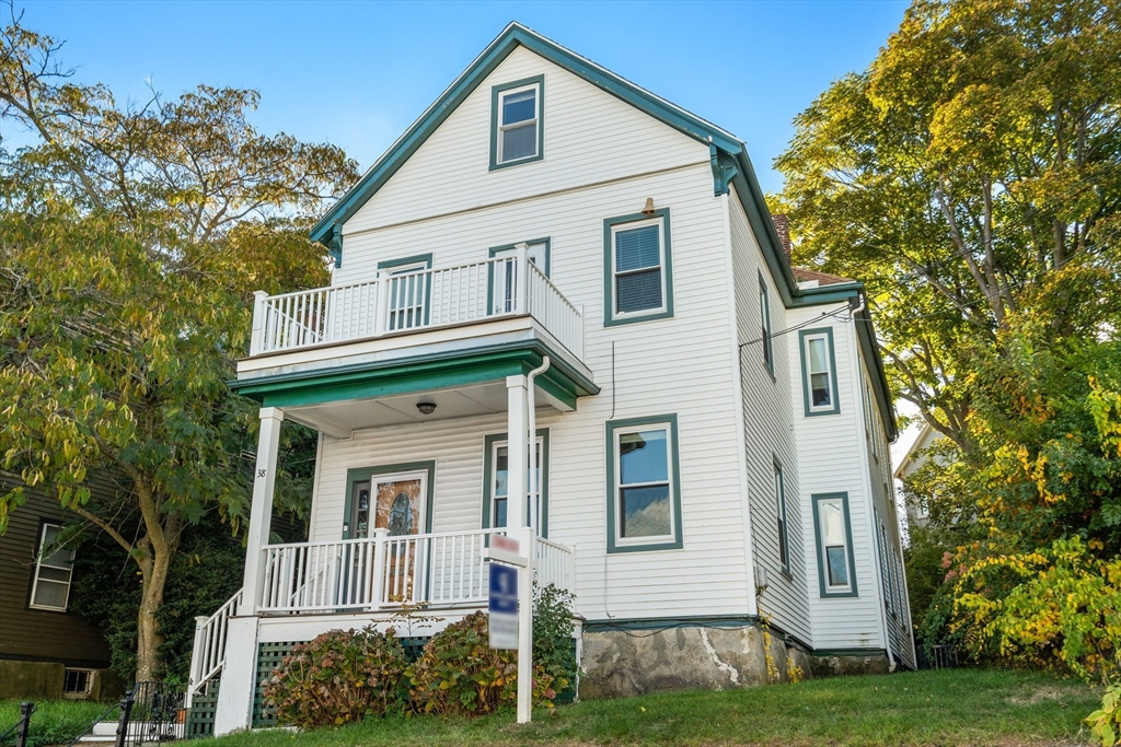 38 Juniper, Boston, Massachusetts, 5 Bedrooms Bedrooms, 15 Rooms Rooms,2 BathroomsBathrooms,Residential Income,For Sale,Juniper,73448662