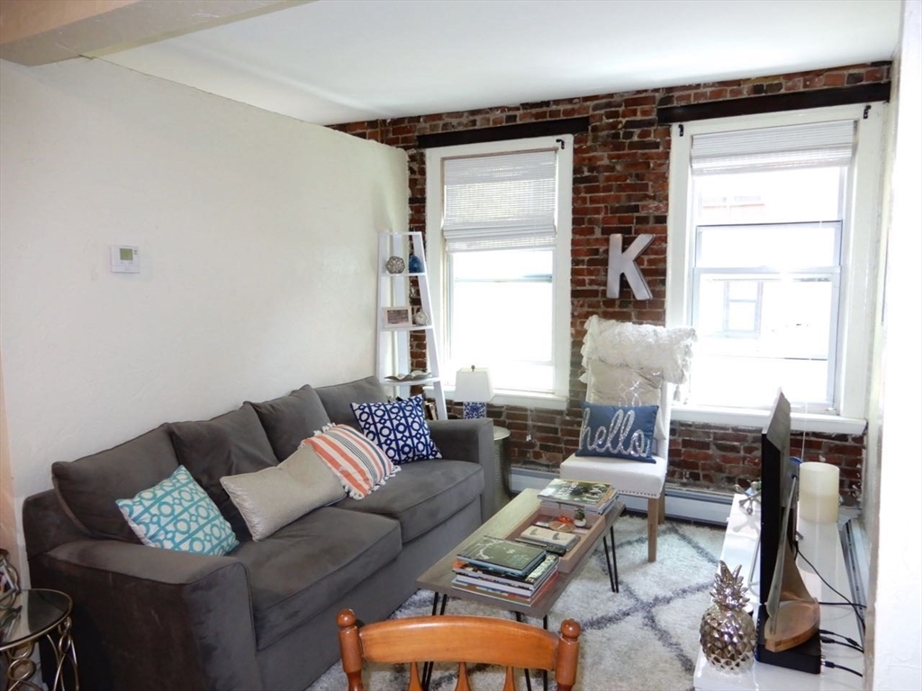 274 Cambridge, Boston, Massachusetts, 1 Bedroom Bedrooms, 3 Rooms Rooms,1 BathroomBathrooms,Residential Lease,For Rent,Cambridge,73461495
