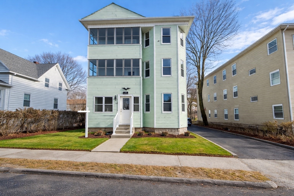 169 Fairmont Ave, Worcester, Massachusetts, 3 Bedrooms Bedrooms, 5 Rooms Rooms,1.5 BathroomsBathrooms,Residential Lease,For Rent,Fairmont Ave,73467685
