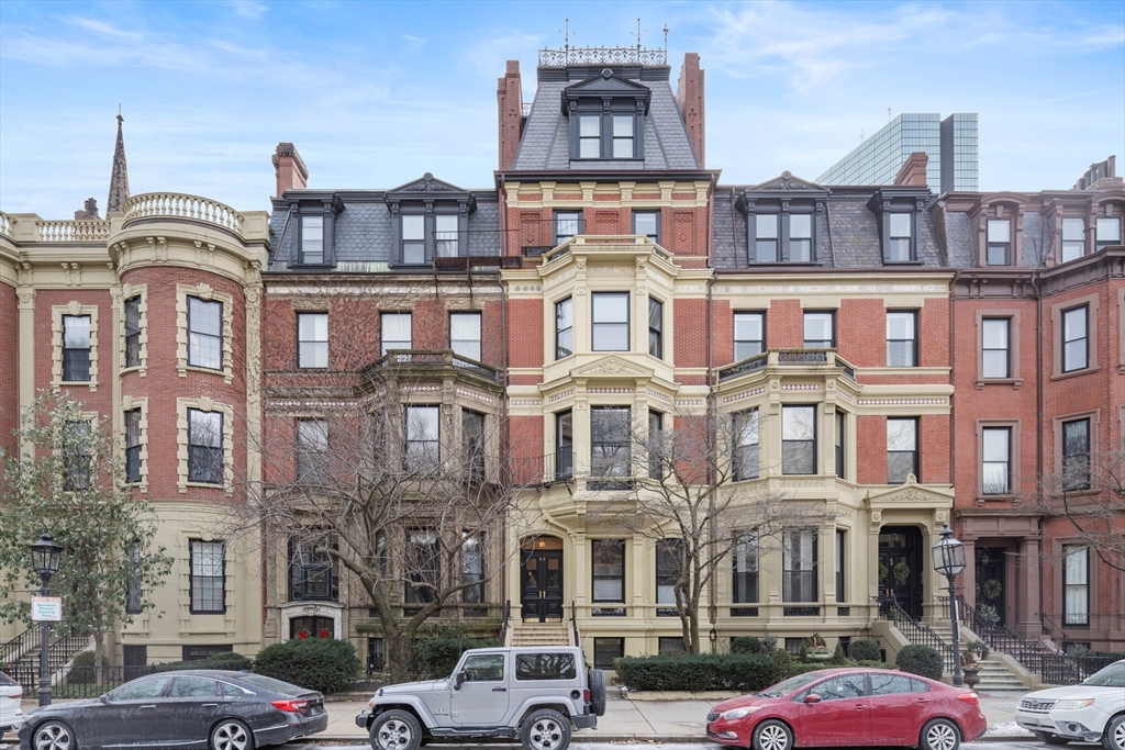 64 Commonwealth Ave, Boston, Massachusetts, 2 Bedrooms Bedrooms, 4 Rooms Rooms,1.5 BathroomsBathrooms,Residential,For Sale,Commonwealth Ave,73467657
