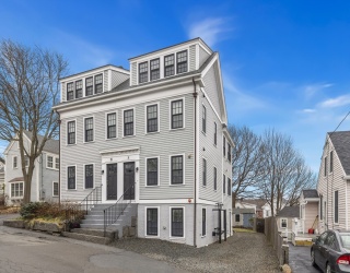 8 Hale, Rockport, Massachusetts, 1 Bedroom Bedrooms, 3 Rooms Rooms,1 BathroomBathrooms,Residential Lease,For Rent,Hale,73467539