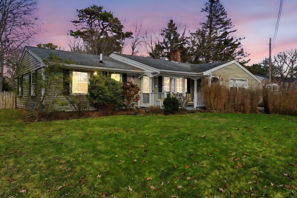 23 Shane Dr, Chatham, Massachusetts, 3 Bedrooms Bedrooms, 6 Rooms Rooms,1.5 BathroomsBathrooms,Residential,For Sale,Shane Dr,73461918