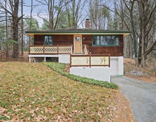 12 Sabrina Farm Road, Wellesley, Massachusetts, 2 Bedrooms Bedrooms, 5 Rooms Rooms,2 BathroomsBathrooms,Residential Lease,For Rent,Sabrina Farm Road,73467612