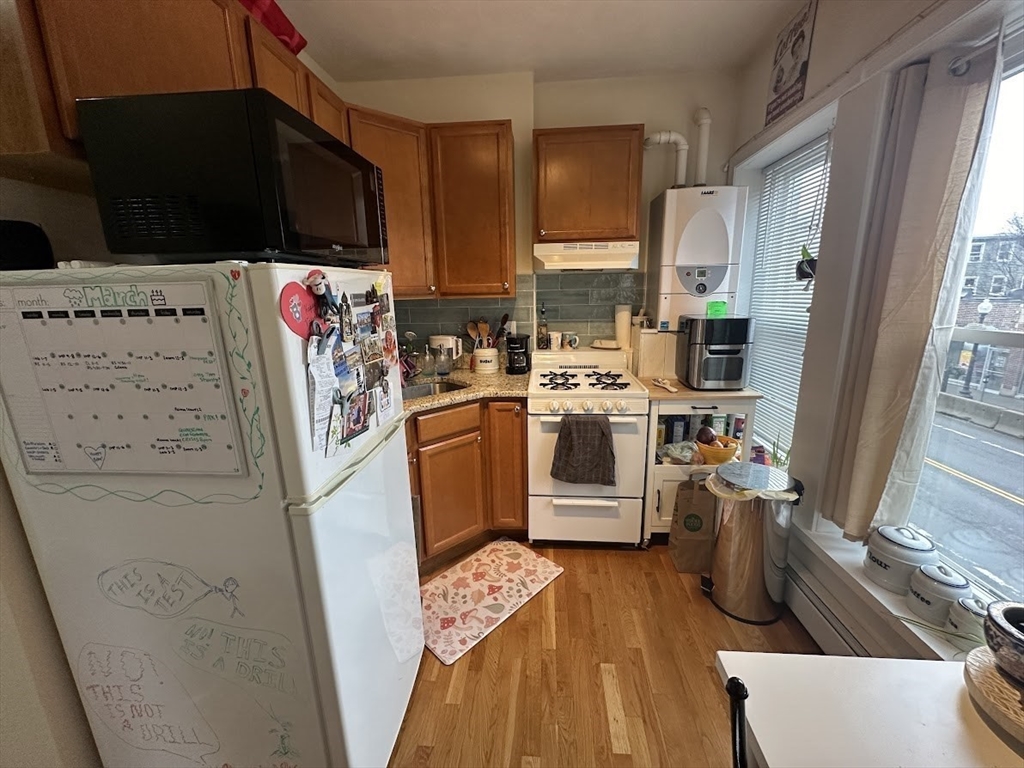 1056 Cambridge St, Cambridge, Massachusetts, 1 Bedroom Bedrooms, 3 Rooms Rooms,1 BathroomBathrooms,Residential Lease,For Rent,Cambridge St,73467613