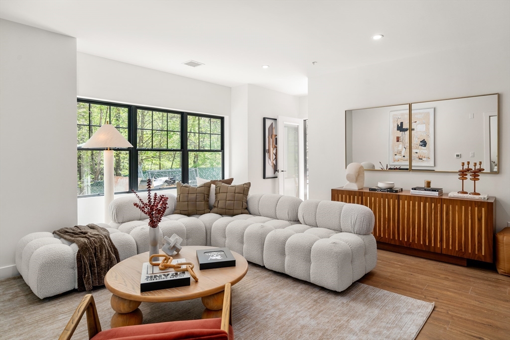 20 Audubon Way, Canton, Massachusetts, 2 Bedrooms Bedrooms, 5 Rooms Rooms,2.5 BathroomsBathrooms,Residential,For Sale,Audubon Way,73467637