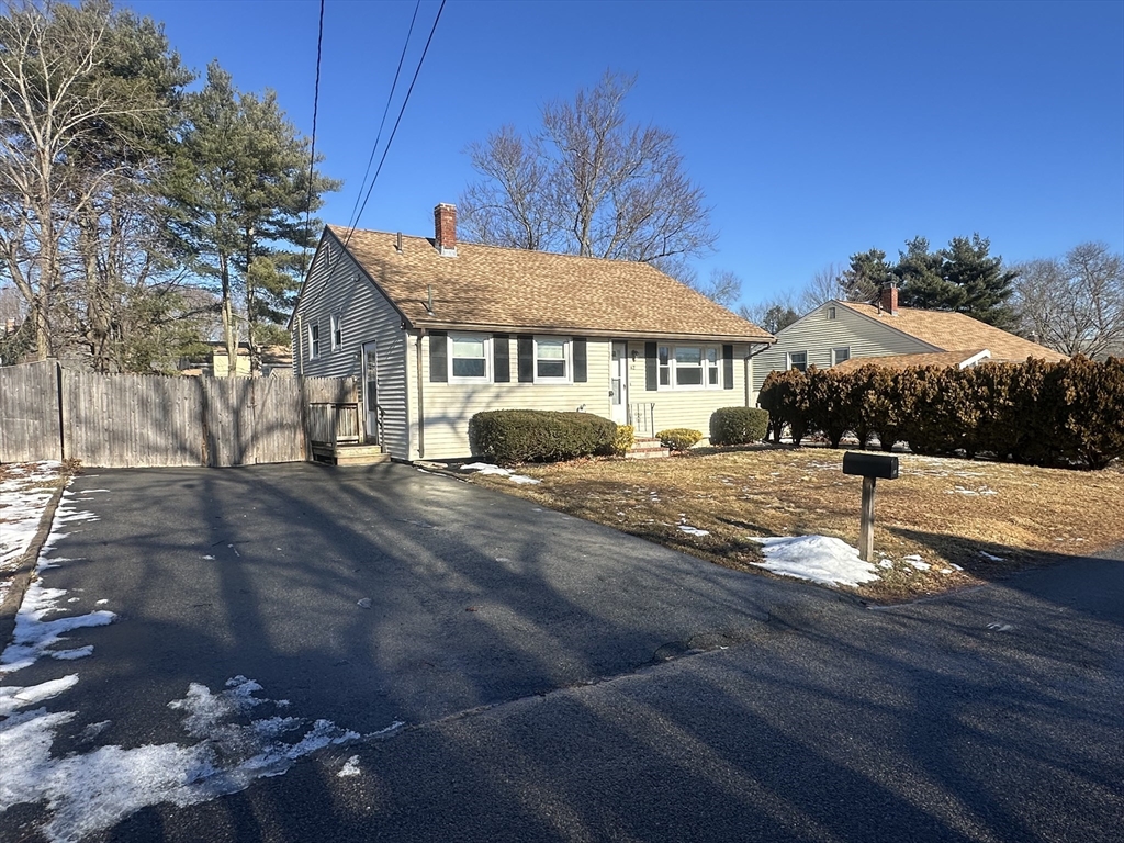 42 Pratt St, Brockton, Massachusetts, 3 Bedrooms Bedrooms, 5 Rooms Rooms,1 BathroomBathrooms,Residential,For Sale,Pratt St,73467652