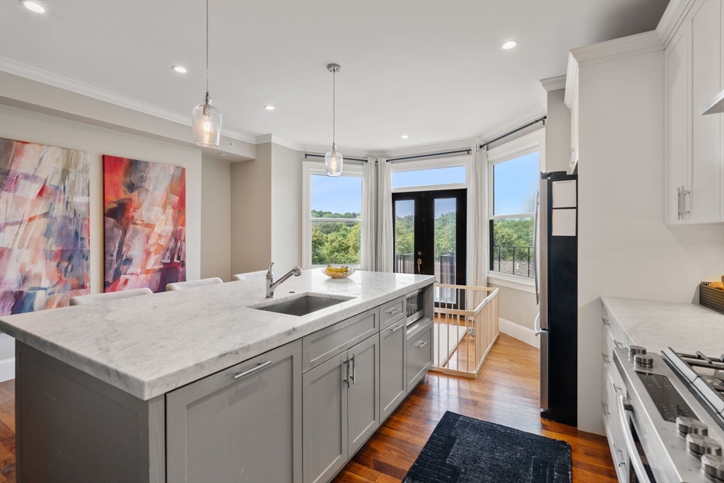 324 Tappan, Brookline, Massachusetts, 4 Bedrooms Bedrooms, 7 Rooms Rooms,3.5 BathroomsBathrooms,Residential,For Sale,Tappan,73467656