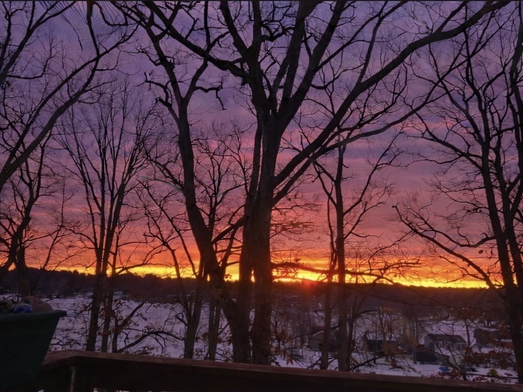 133 Lakeshore Dr, Blackstone, Massachusetts, 2 Bedrooms Bedrooms, 8 Rooms Rooms,2.5 BathroomsBathrooms,Residential,For Sale,Lakeshore Dr,73467650