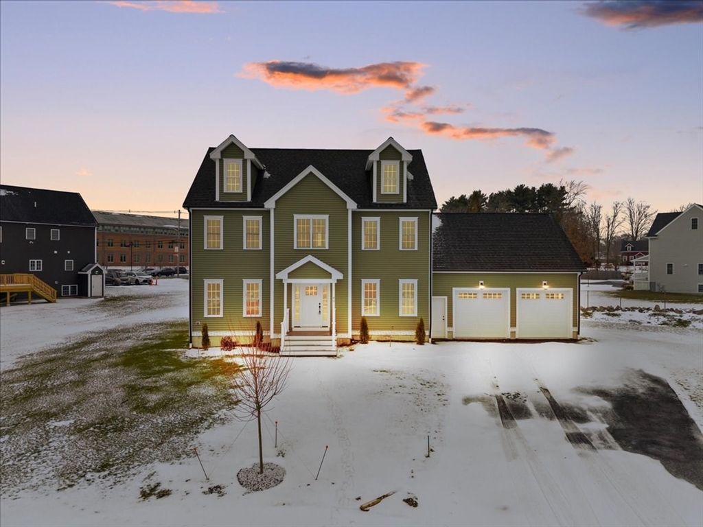 40 Austin Court, Brockton, Massachusetts, 4 Bedrooms Bedrooms, 8 Rooms Rooms,2.5 BathroomsBathrooms,Residential,For Sale,Austin Court,73467705