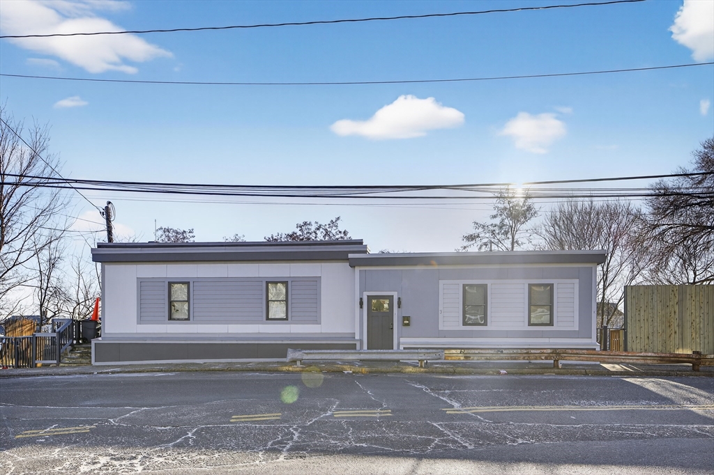 3 Walley Street, Boston, Massachusetts, 4 Bedrooms Bedrooms, 8 Rooms Rooms,3 BathroomsBathrooms,Residential Income,For Sale,Walley Street,73467728