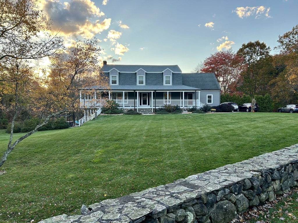 51 Albee Rd, Uxbridge, Massachusetts, 5 Bedrooms Bedrooms, 9 Rooms Rooms,3.5 BathroomsBathrooms,Residential,For Sale,Albee Rd,73467767