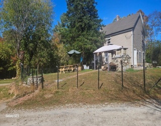 23 Clark St, Medway, Massachusetts, 2 Bedrooms Bedrooms, 4 Rooms Rooms,2.5 BathroomsBathrooms,Residential,For Sale,Clark St,73467783