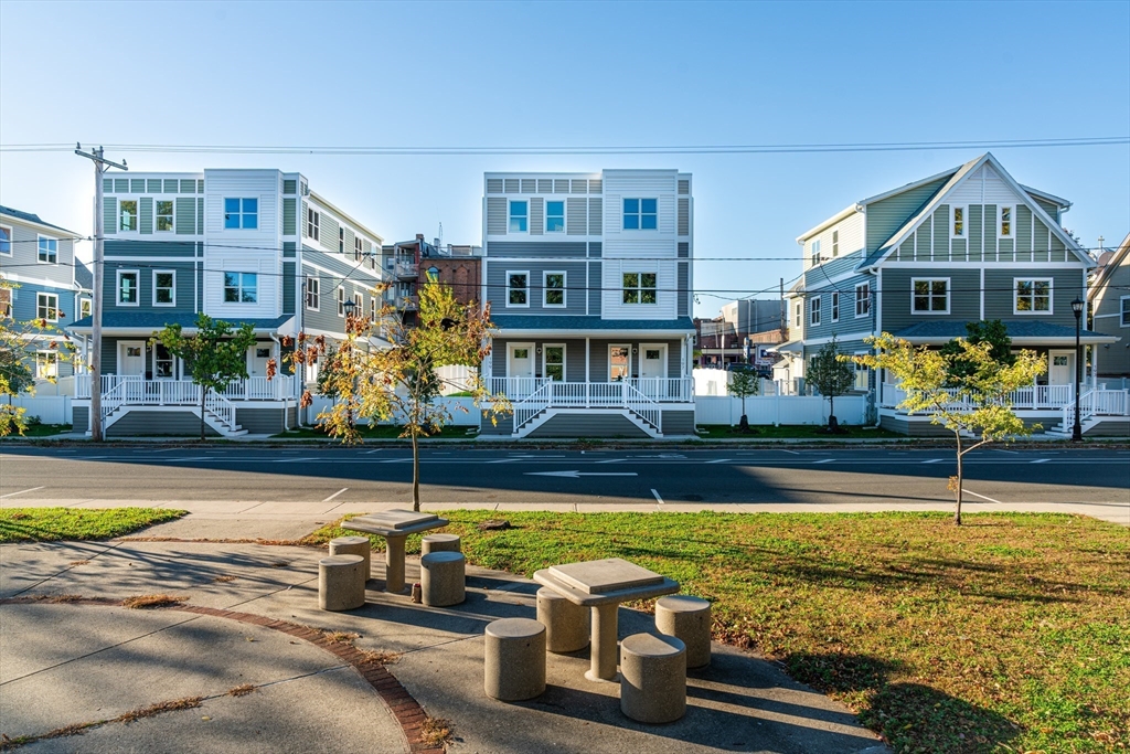 199 Clemente St., Holyoke, Massachusetts, 4 Bedrooms Bedrooms, 6 Rooms Rooms,2.5 BathroomsBathrooms,Residential,For Sale,Clemente St.,73467790