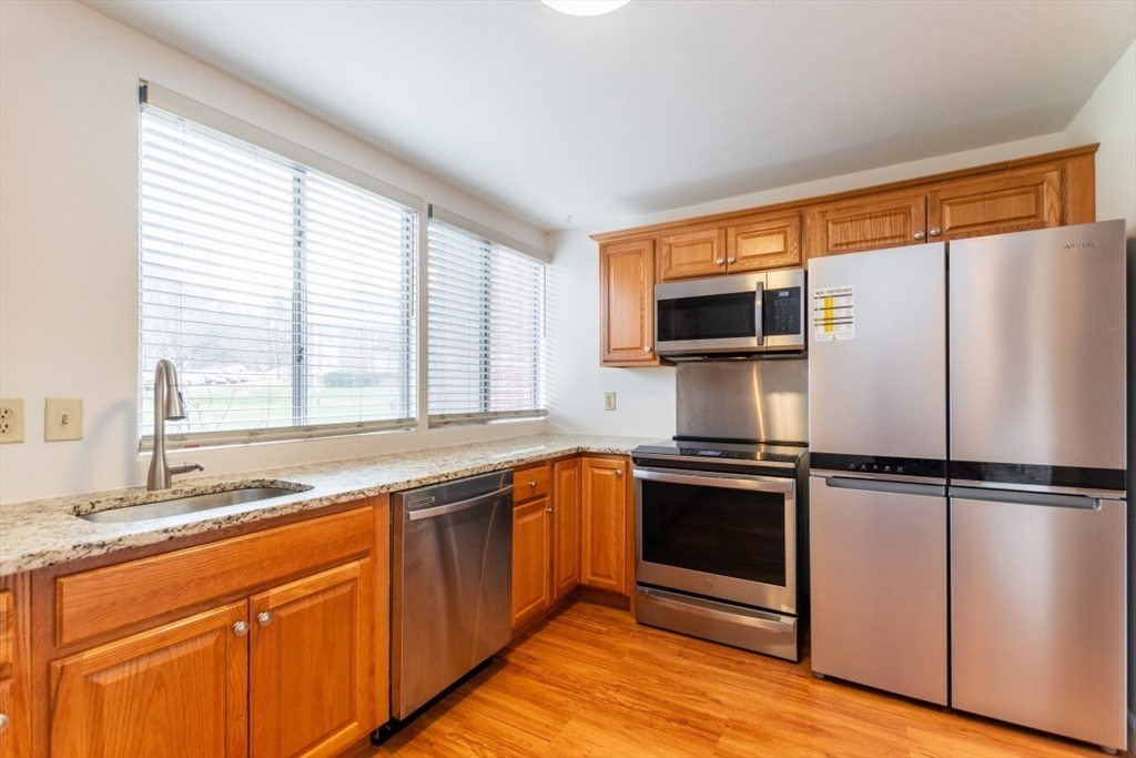 8 Longwood Drive, Andover, Massachusetts, 1 Bedroom Bedrooms, 4 Rooms Rooms,1 BathroomBathrooms,Residential Lease,For Rent,Longwood Drive,73467807