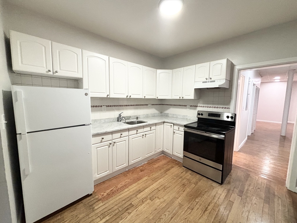 98 Main Street, Malden, Massachusetts, 4 Bedrooms Bedrooms, 6 Rooms Rooms,1.5 BathroomsBathrooms,Residential Lease,For Rent,Main Street,73467808