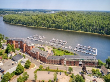 60 Merrimac St, Amesbury, Massachusetts, 2 Bedrooms Bedrooms, 5 Rooms Rooms,2.5 BathroomsBathrooms,Residential,For Sale,Merrimac St,73467822