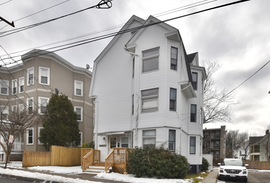 86 Cochran, Chicopee, Massachusetts, 3 Bedrooms Bedrooms, 7 Rooms Rooms,1 BathroomBathrooms,Residential Lease,For Rent,Cochran,73467823