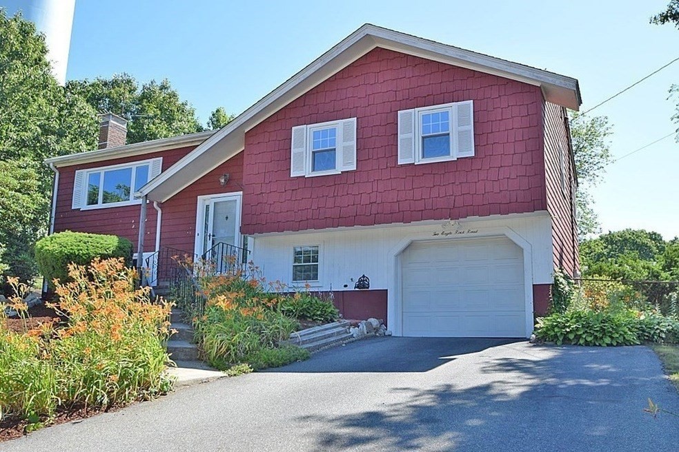 2 Eagle Rock Rd, Randolph, Massachusetts, 4 Bedrooms Bedrooms, 8 Rooms Rooms,1 BathroomBathrooms,Residential Lease,For Rent,Eagle Rock Rd,73467833