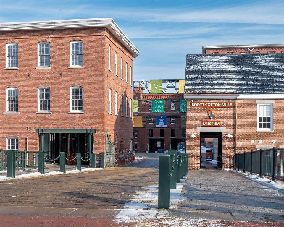 130 John Street, Lowell, Massachusetts, 1 Bedroom Bedrooms, 4 Rooms Rooms,1 BathroomBathrooms,Residential,For Sale,John Street,73467834