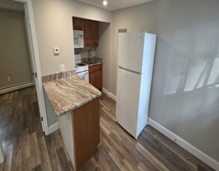 62 Cabot, Beverly, Massachusetts, 1 Bedroom Bedrooms, 3 Rooms Rooms,1 BathroomBathrooms,Residential Lease,For Rent,Cabot,73467895