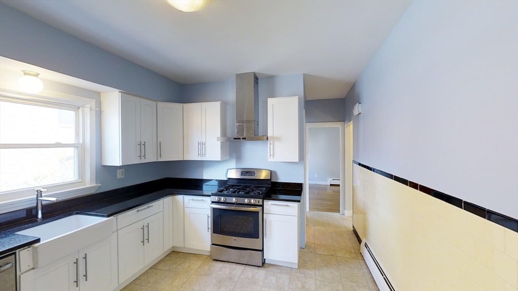 18 Murdock, Somerville, Massachusetts, 2 Bedrooms Bedrooms, 5 Rooms Rooms,1 BathroomBathrooms,Residential Lease,For Rent,Murdock,73467902